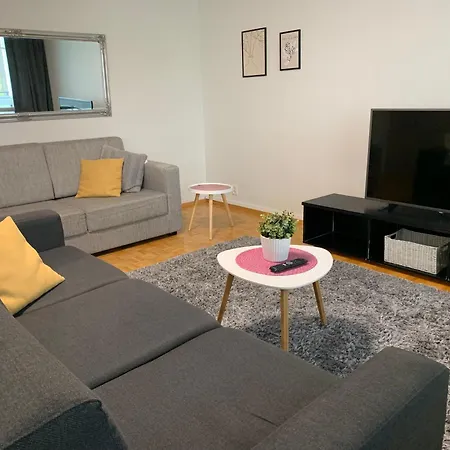 Appartamento 2br Am7, Free Parking, Big Balcony *